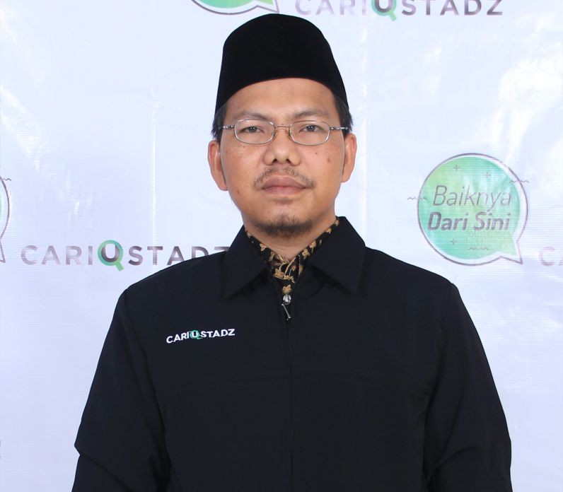 Mahfud Hidayat, Lc., S.S.I, M.E.I