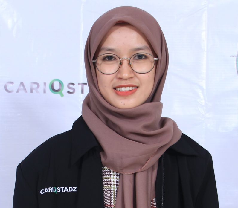 Siti Chuzaemah, Lc.,  S.Ag.