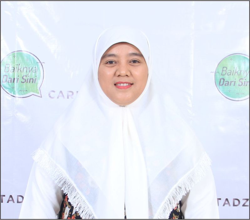 Foto_Ustadzah_Dr. Nur Arfiyah Febriani, MA_cariustadz.id