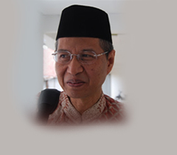 Foto_Ustadz_Prof. Dr. HM Darwis Hude_cariustadz.id