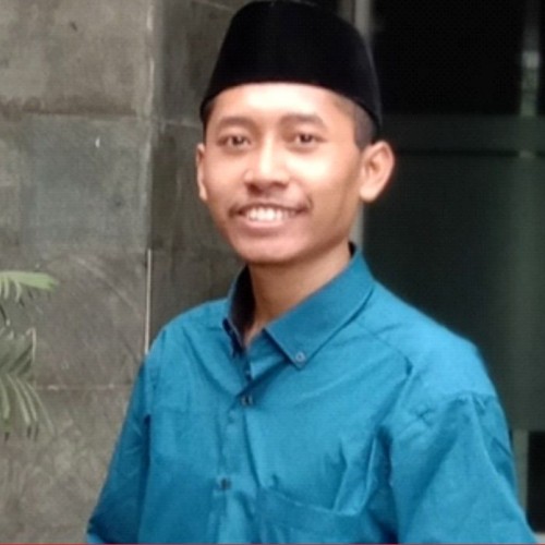 Foto_Ustadzah_Senata Adi Prasetia, M.Pd_cariustadz.id